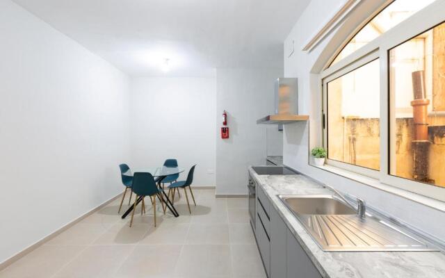 Sliema Charming: 3BR Apartment Near the Beach by 360 Estates
