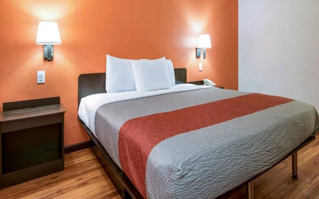 Motel 6 Grove City, OH