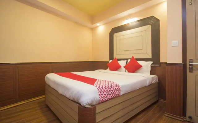 Oyo 22296 New Amber Hotel