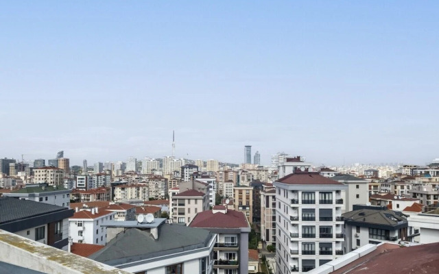 Chic Flat Near Public Transportation in Goztepe