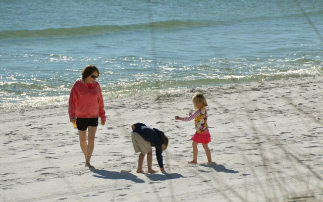 Shoreline 3084 Condo by RedAwning