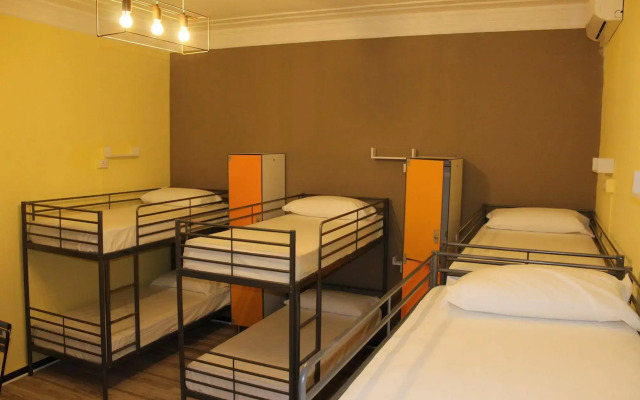 Victoria House Hostel