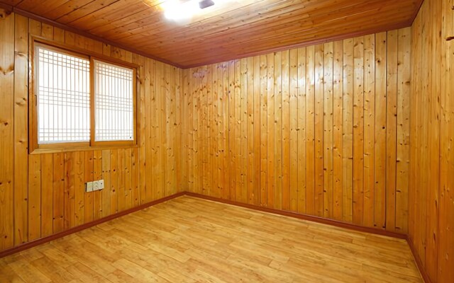 Yangsan Forur Seasons Villa Pension