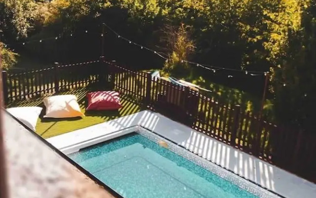 Threeways Retreat With Heated Swimming Pool