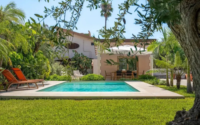 Villa Bali With Pool by Wonderful Italy