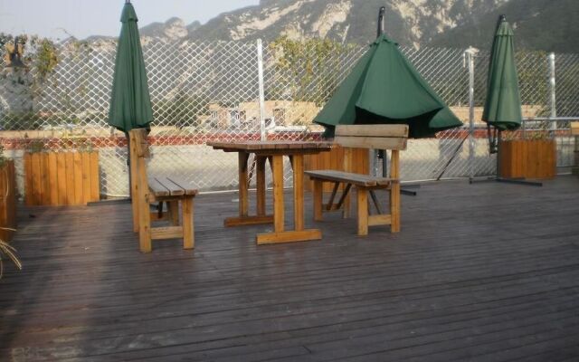 Huayi Youth Hostel