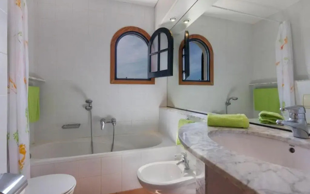 Villa Lira