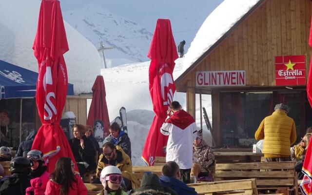 New Gudauri Suites