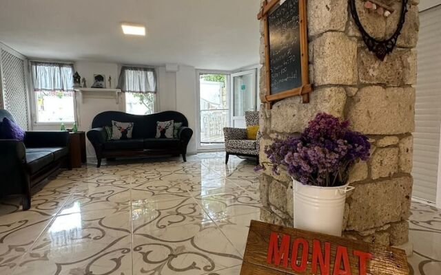 Monat Otel Hacimemis