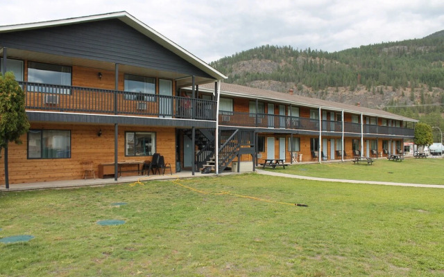 Christina Lake Motel and RV Park