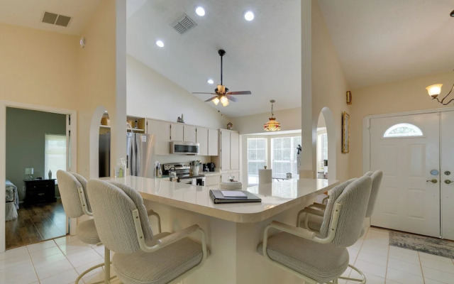 Canal-front Retreat in Crystal River!