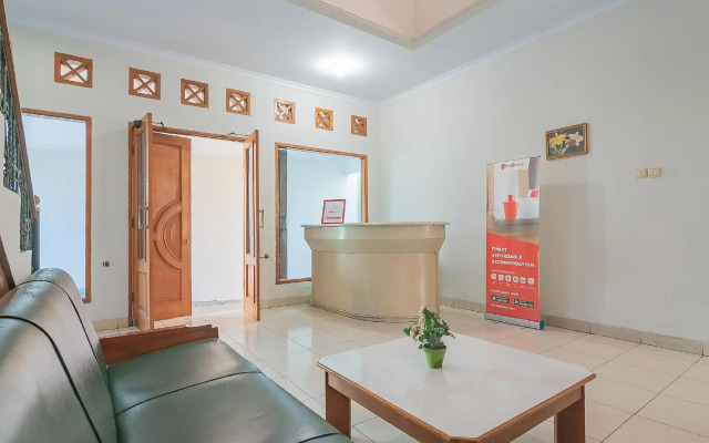 RedDoorz @ Pemuda Street