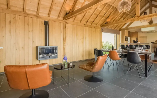 Chic Villa in Comines-warneton With Garden