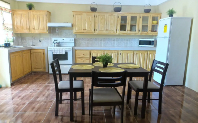 B's Guest House