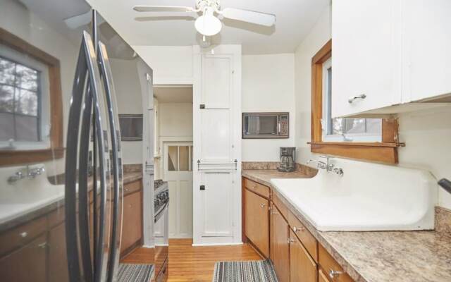 Exclusive Waterfront Beach House Retreat