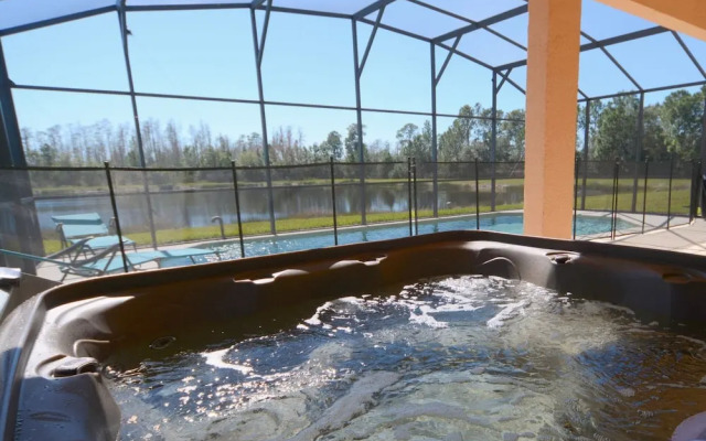 87631 Games Room+2-masters+hottub+water View!