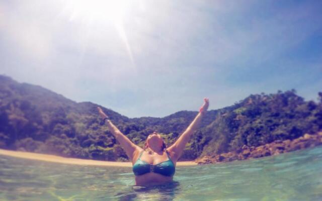 Flora Hostel & Camping Praia do Sono