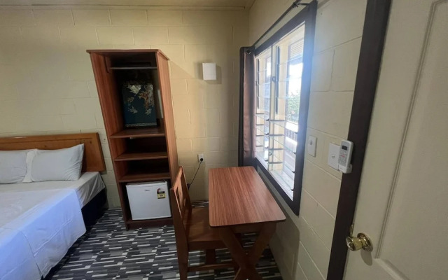 Transit Motel - Hostel