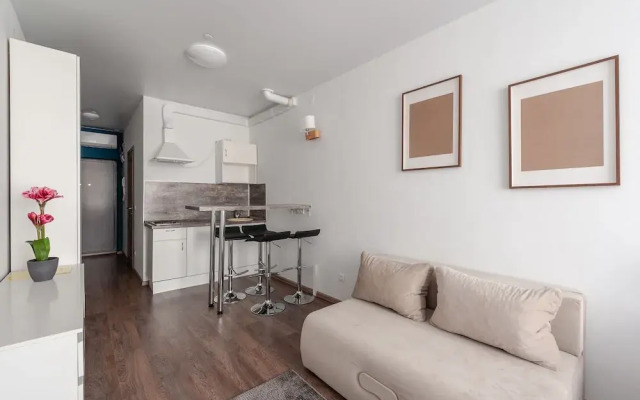 Studio Apartment on Malysheva 42a 14 floor
