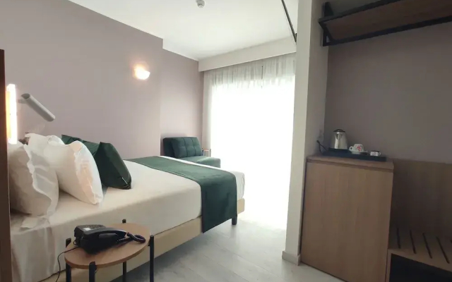 Massimi City Garden Hotel