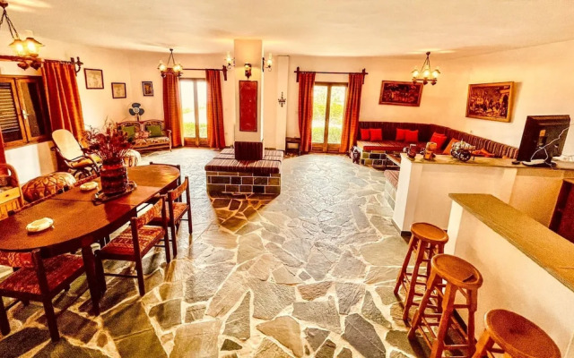 Villa Xanthi in Doctor s Area