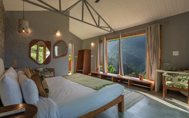 Seclude Pangot Perch