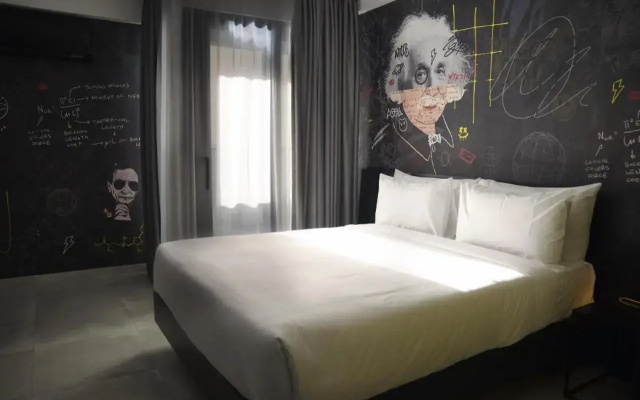So City Hotel