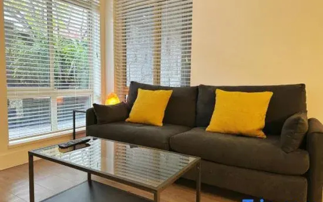 Spacious Modern 3BR Condo at UBC Quiet & Convenient