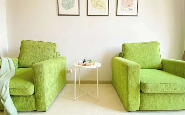 Spacious And Elegant 1Br At Apartment Silkwood Residence