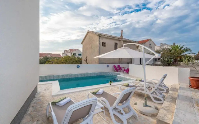 Star 2 modern & centrally ap for 6