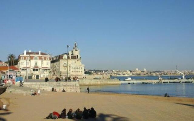 3 Bedroom Town House Historic Centre Of Cascais. 100 Mts From The Beach And Centre Of Cascais