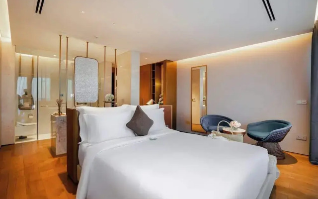 Beachfront Luxury Villa: Your Private Paradise