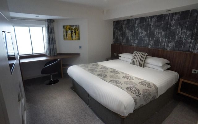 Damon's Hotel