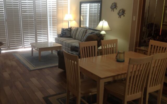 0104 Waters Edge Resort 1 Bedroom Condo by RedAwning