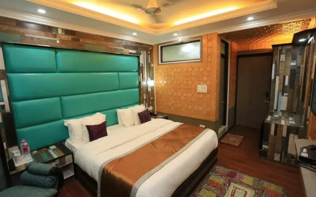 Milad Hotel
