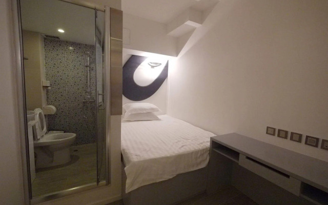 Panda's Hostel - Elegant