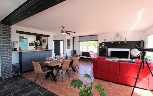 TESS Villa El Mirador