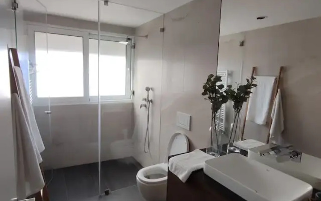 2 Terraces Flat River and Marina View