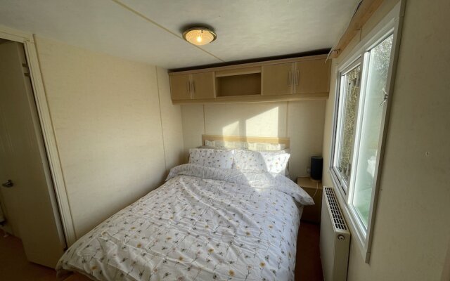 Captivating 2-bed Static Caravan in Holyhead