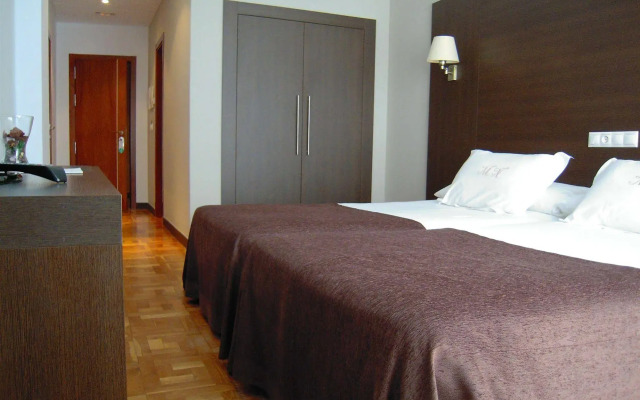 Méndez Núñez Hotel