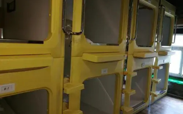 9 Space Capsule Youth Hostel