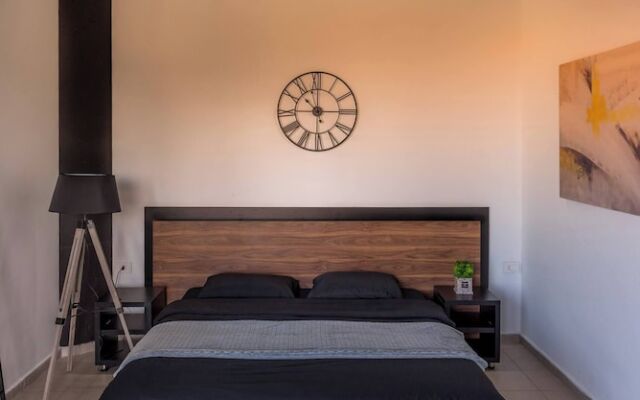 Luxury 1br-2br Apt-panoramic View Terrace 24-7 Pwr