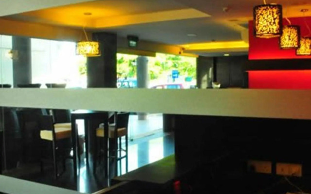 Tat Place Hotel