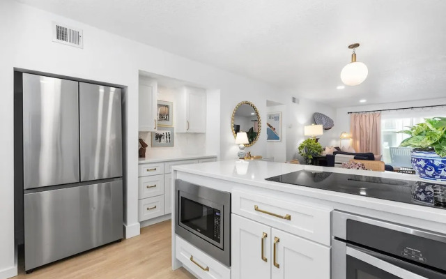 Colony Beach Club 122