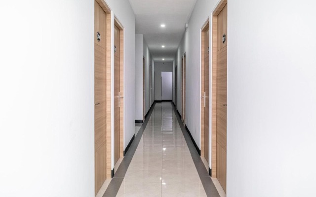 RedDoorz near Puri Indah Mall