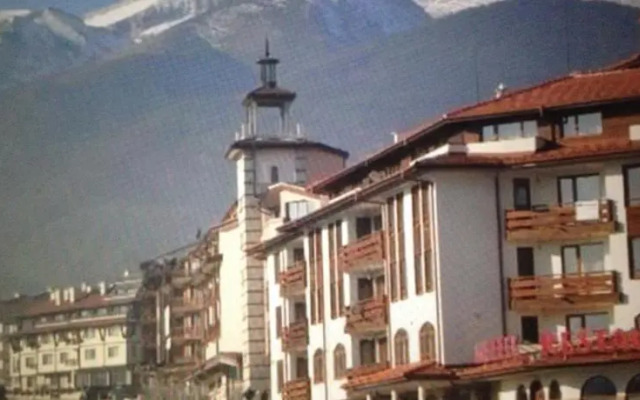 Apartment D17, Cedar Lodge 4