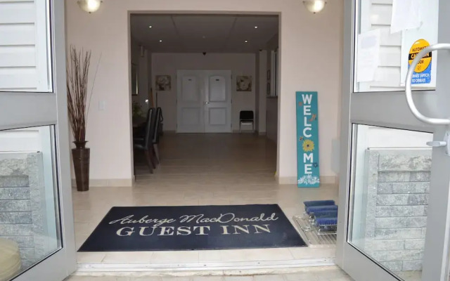 Auberge MacDonald Guest Inn