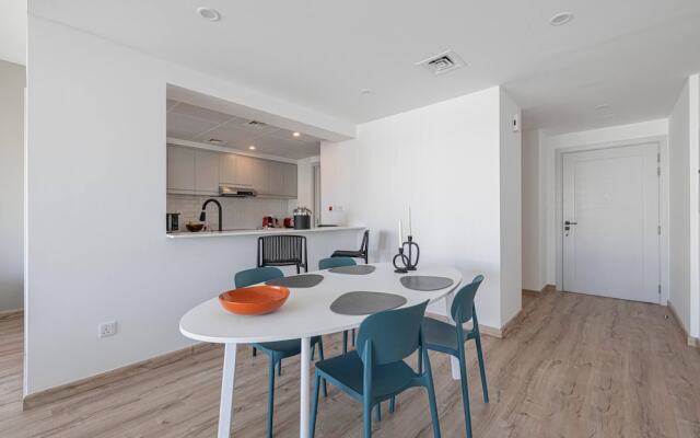 New Fully Upgraded - Central Located - Fits 6