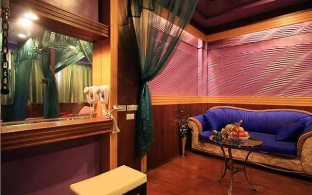 Honeymoon Hotel