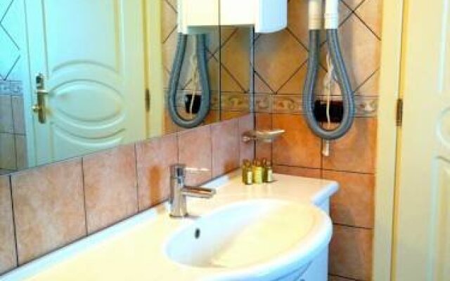 VV Holiday Villa